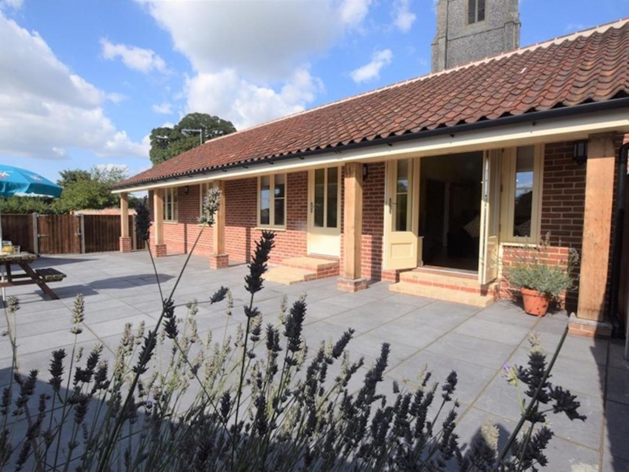 The White Lady Bed & Breakfast Worstead Exterior photo